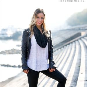 Meet your Posher, Adrienn